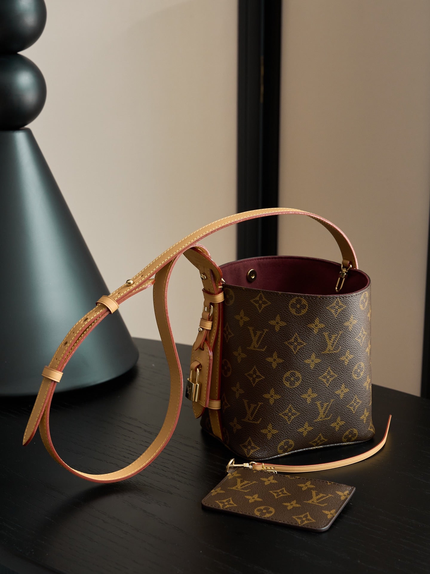 All In BB Handbag  M12925