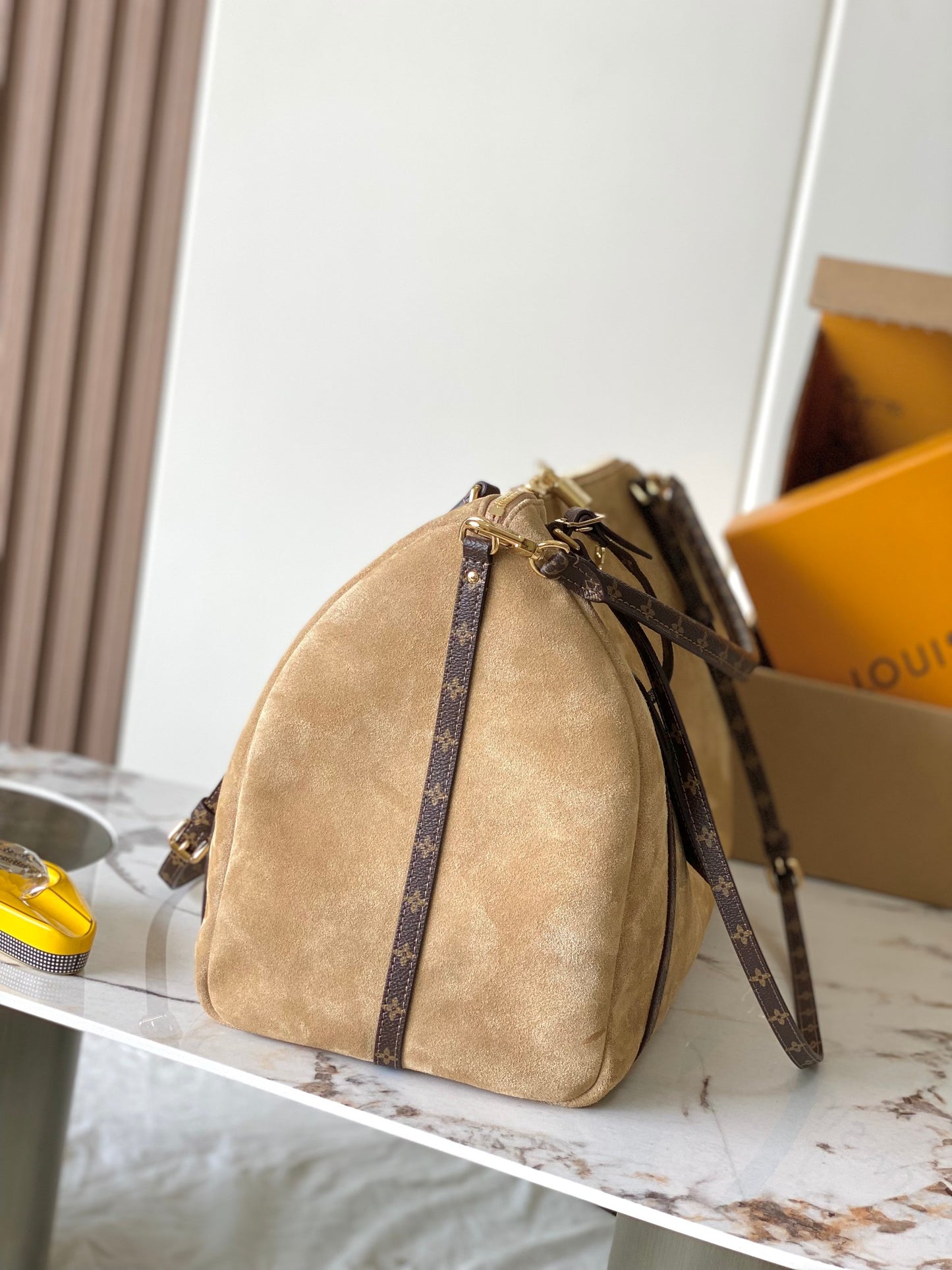 EXPRESS Medium Handbag  M26358
