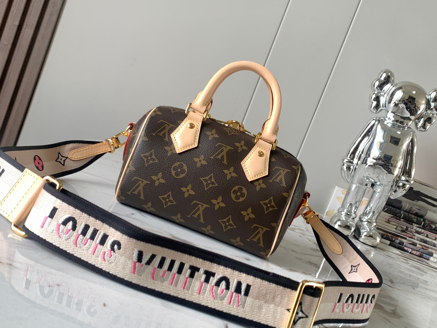 SPEEDY BANDOULIÈRE 20 HANDBAG M46234