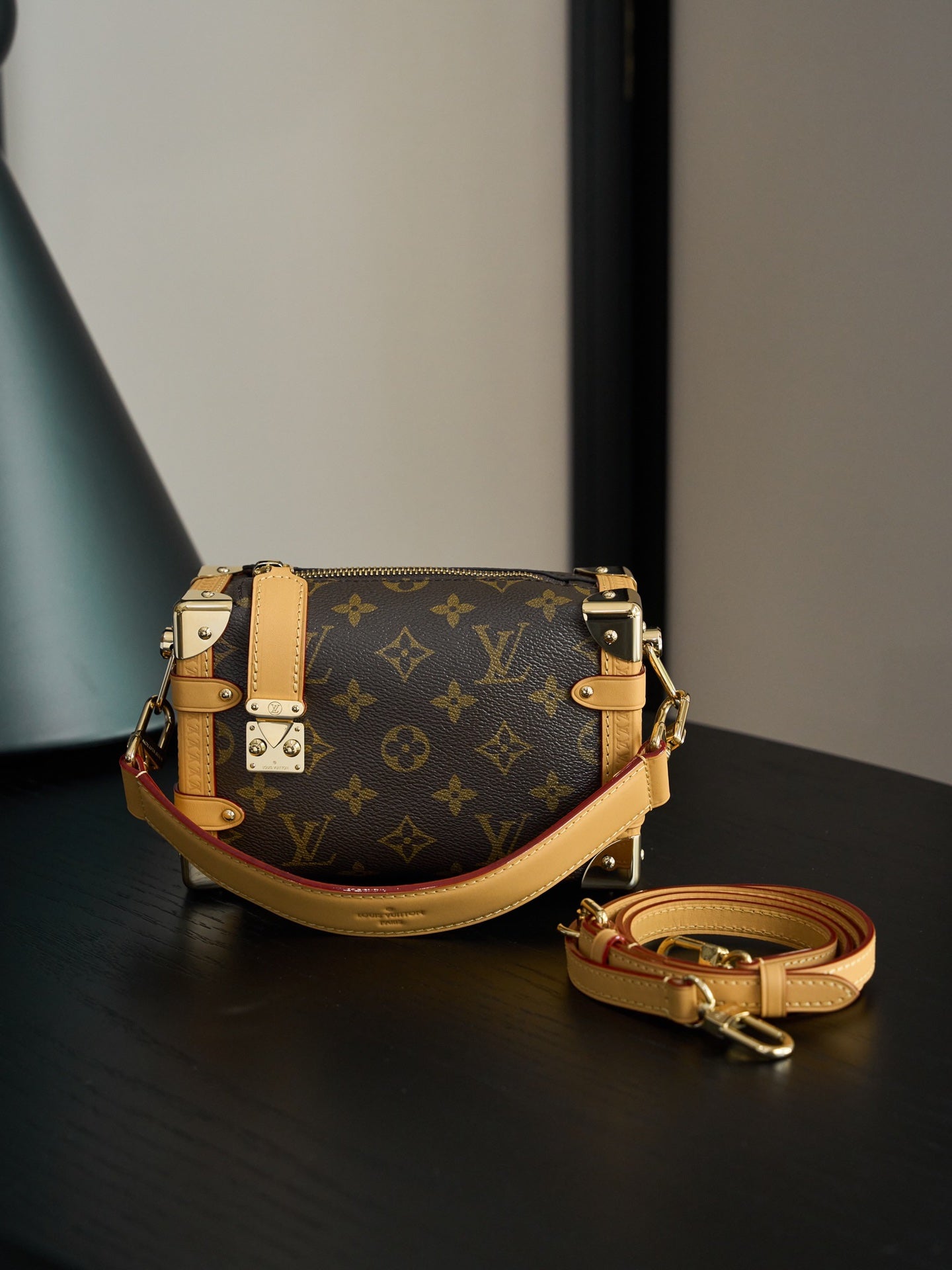 Small Side Trunk Handbag  M46815