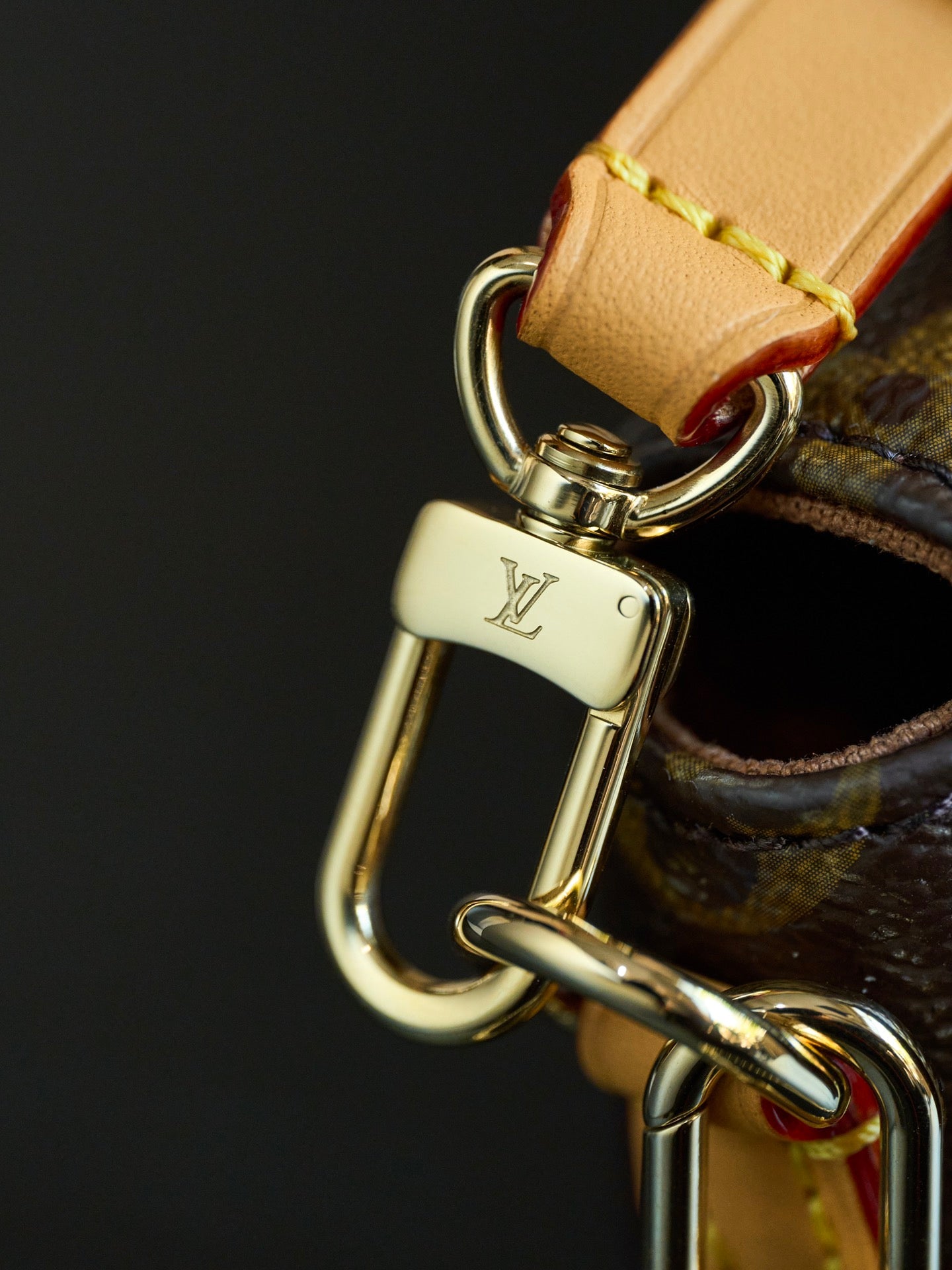 WALLET ON CHAIN IVY HANDBAG  M81911